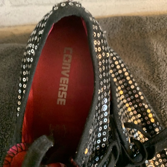 Converse sparkly shoes. Size 9 - Picture 2 of 2